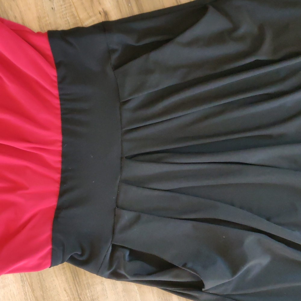 Beautiful beaded neck dress WITH POCKETS - Picture 2 of 6